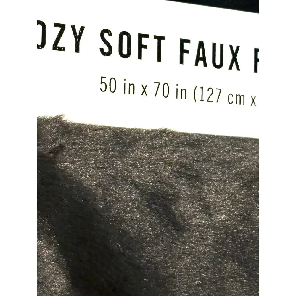 FRYE Faux Fur Throw Blanket 50 x 70